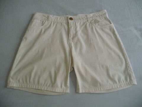 Short blanc 5 poches taille 36-38- Neuf 10 Celles-sur-Belle (79)