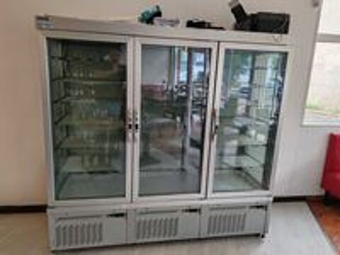   armoire frigorifique professionnel 18 étagères en vitrines 