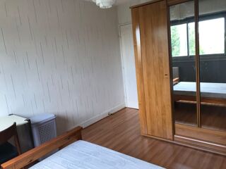  Appartement à louer 3 pièces 81 m²