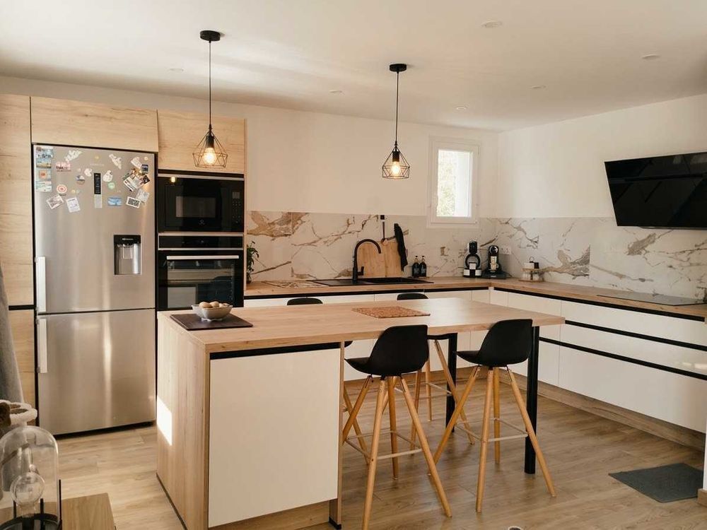Vente Appartement Appartement 4 pièces - 91 m2- étage 1/3 Six-fours-les-plages