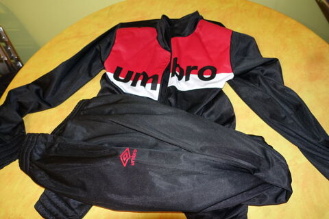 survtement UMBRO
10 Saint-Maur-des-Fosss (94)