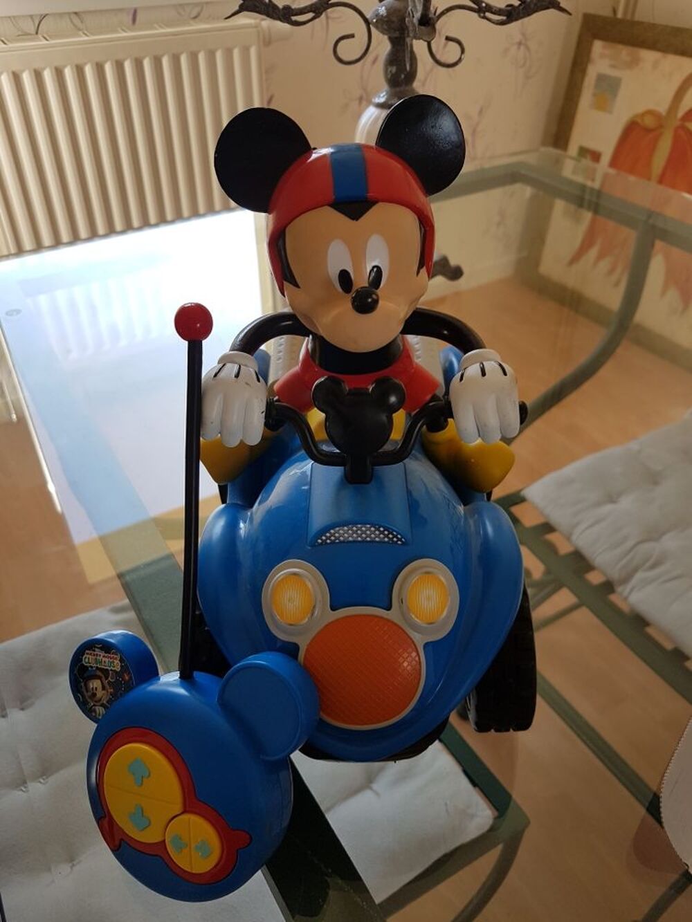 Voiture radio commander Mickey Jeux / jouets