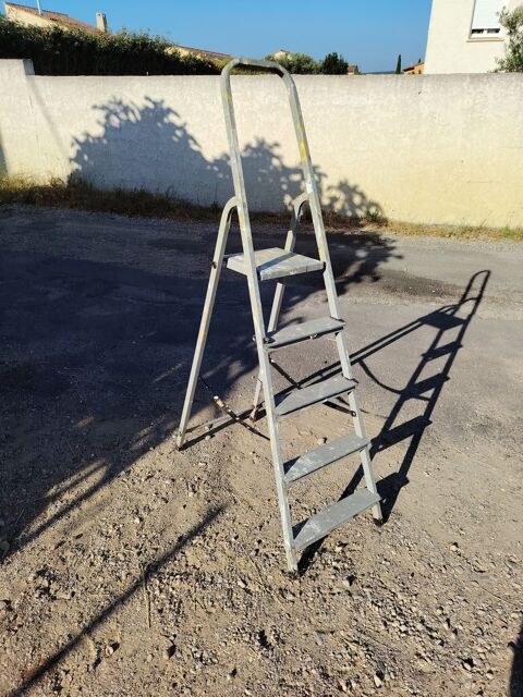 Escabeau  5 marches aluminium pliant semi pro 50 Saint-Jean-de-Fos (34)