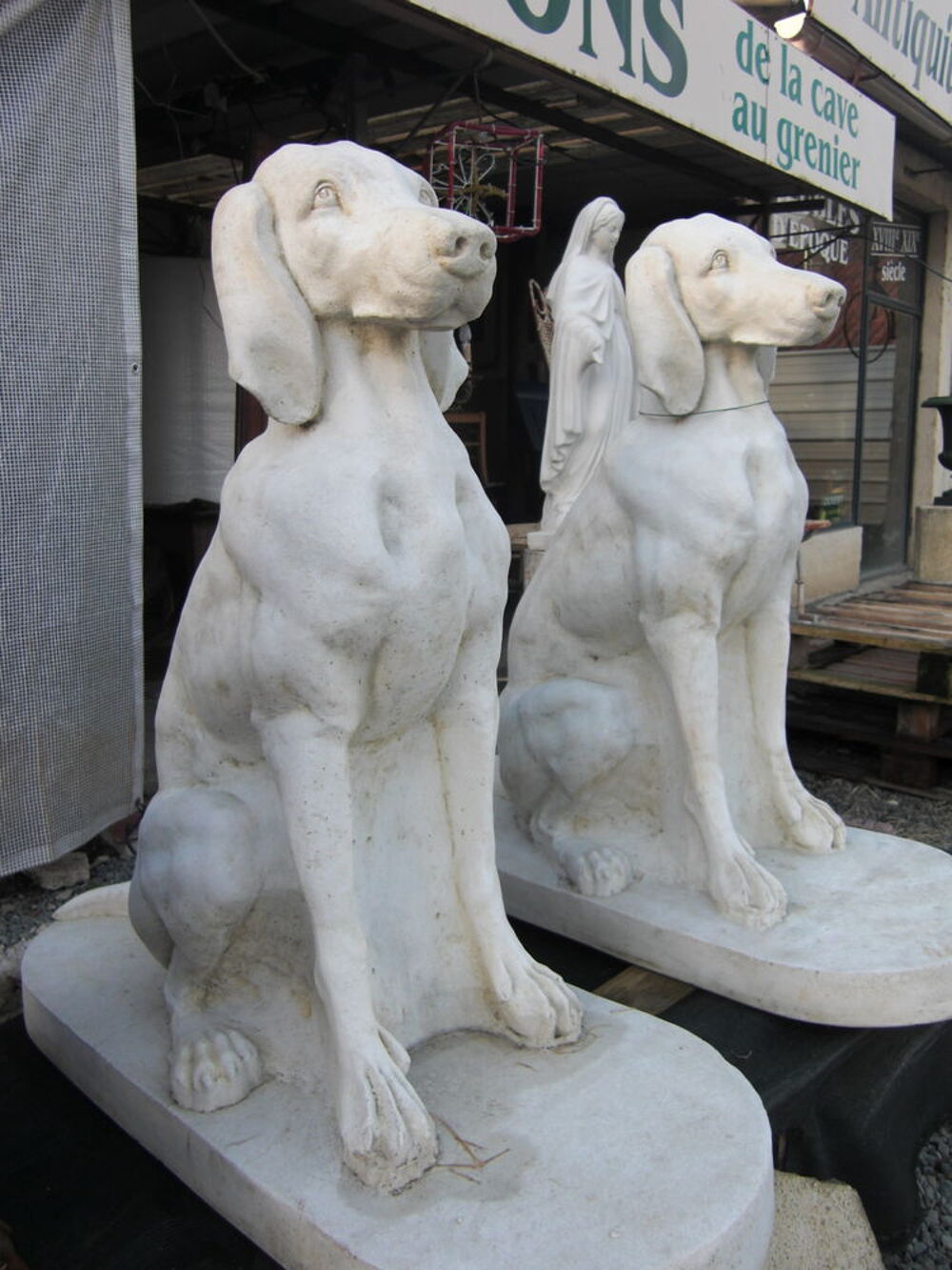 Statue chien en pierre Décoration