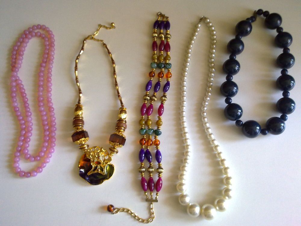 Colliers boucles oreille clips fantaisie vintage Bijoux et montres