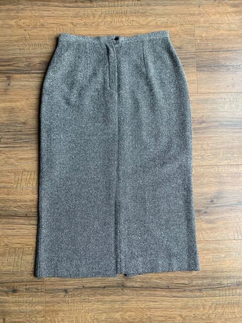 Jupe femme     Laura Cl�ment collection    6 Saleilles (66)