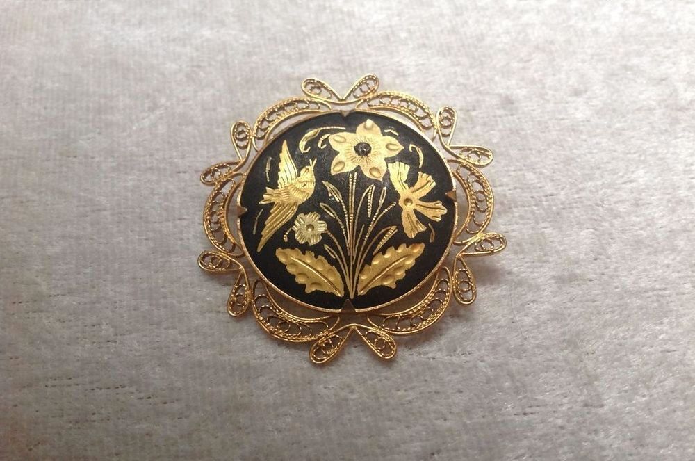 BROCHE DAMASC&Egrave;NE de TOL&Egrave;DE OISEAUX FLEURS Envoi Possible
Bijoux et montres