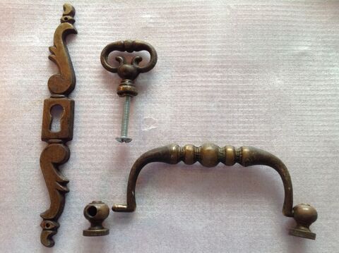 Poign�es de portes et de tiroirs pour meuble cuisine 50 Calais (62)