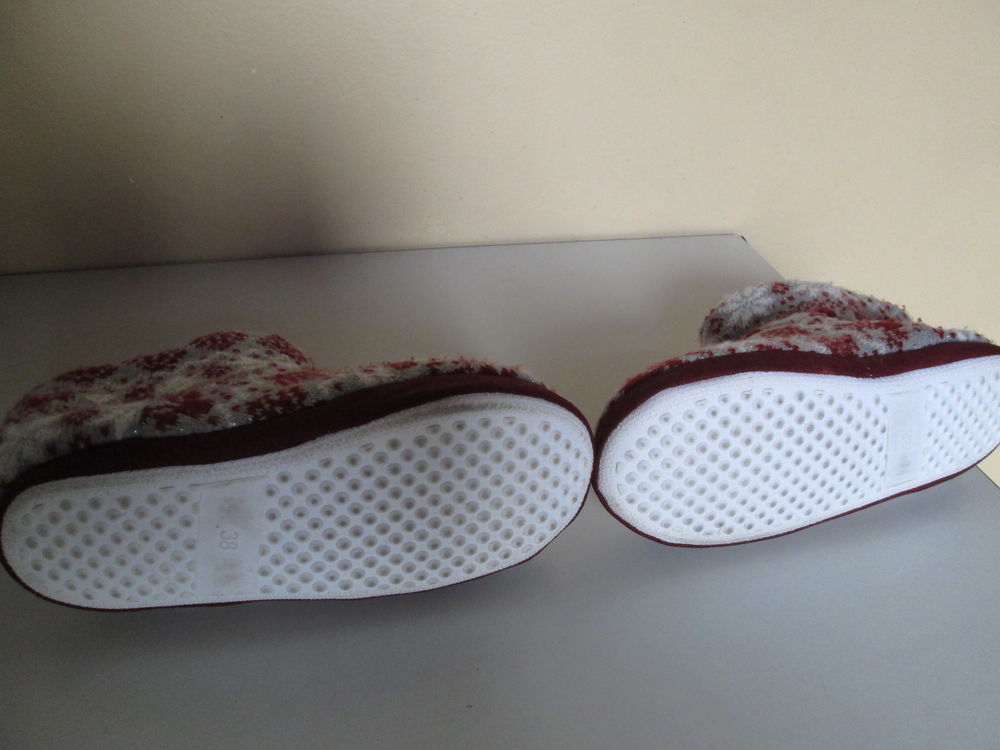 CHAUSSONS FOURRES Chaussures