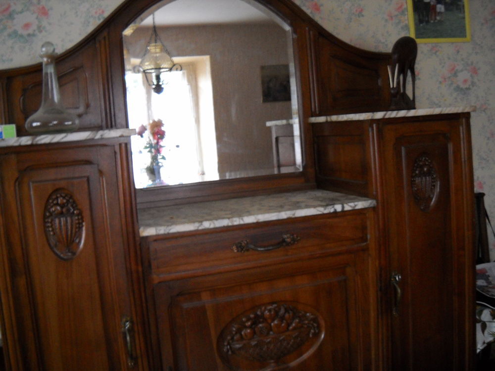 Salle &agrave; manger compl&egrave;te. Meubles