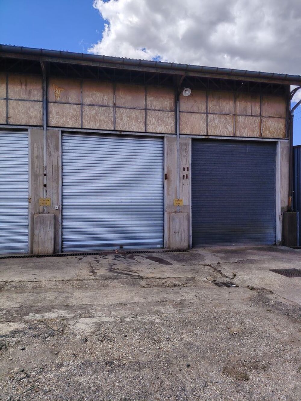 Location Parking/Garage 1 grand garage Carmaux