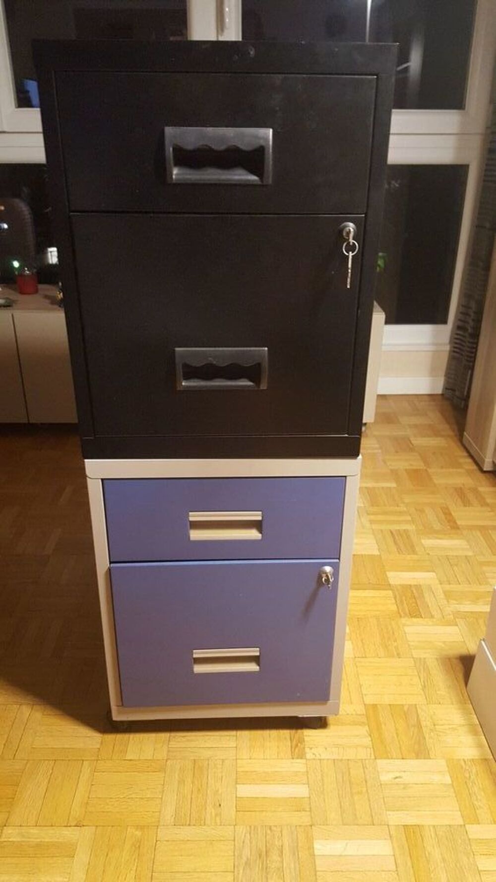 2 caissons de rangement en fer 2 tiroirs (1noir + 1 bleu) Meubles
