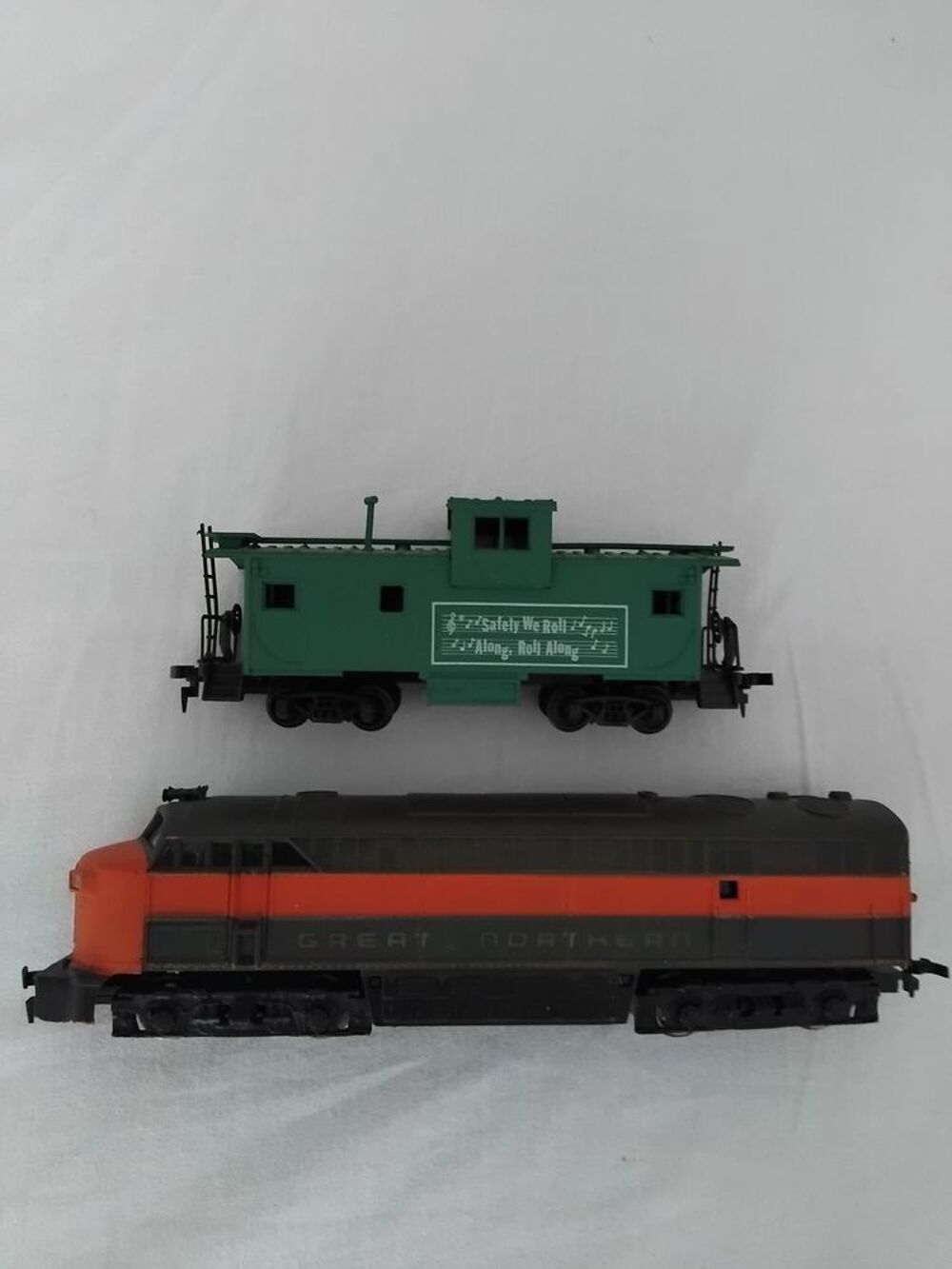 Ho Locomotive with free Caboose Great Northern A.H.M. 16204 Jeux / jouets