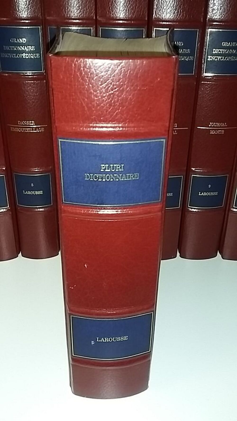 Encyclop&eacute;die 18 volumes Larousse Livres et BD
