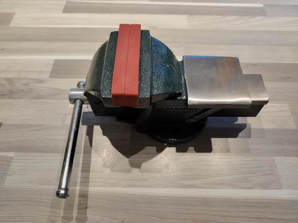 &Eacute;tau parall&egrave;le - Ouverture 100mm - Fonte et acier avec Bricolage