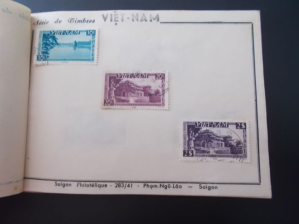 Fascicule de TIMBRES DU VIETNAM des ANN&Eacute;ES 50 