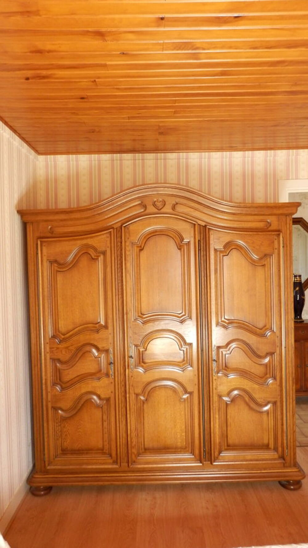 ARMOIRE EN CHENE MASSIF Meubles