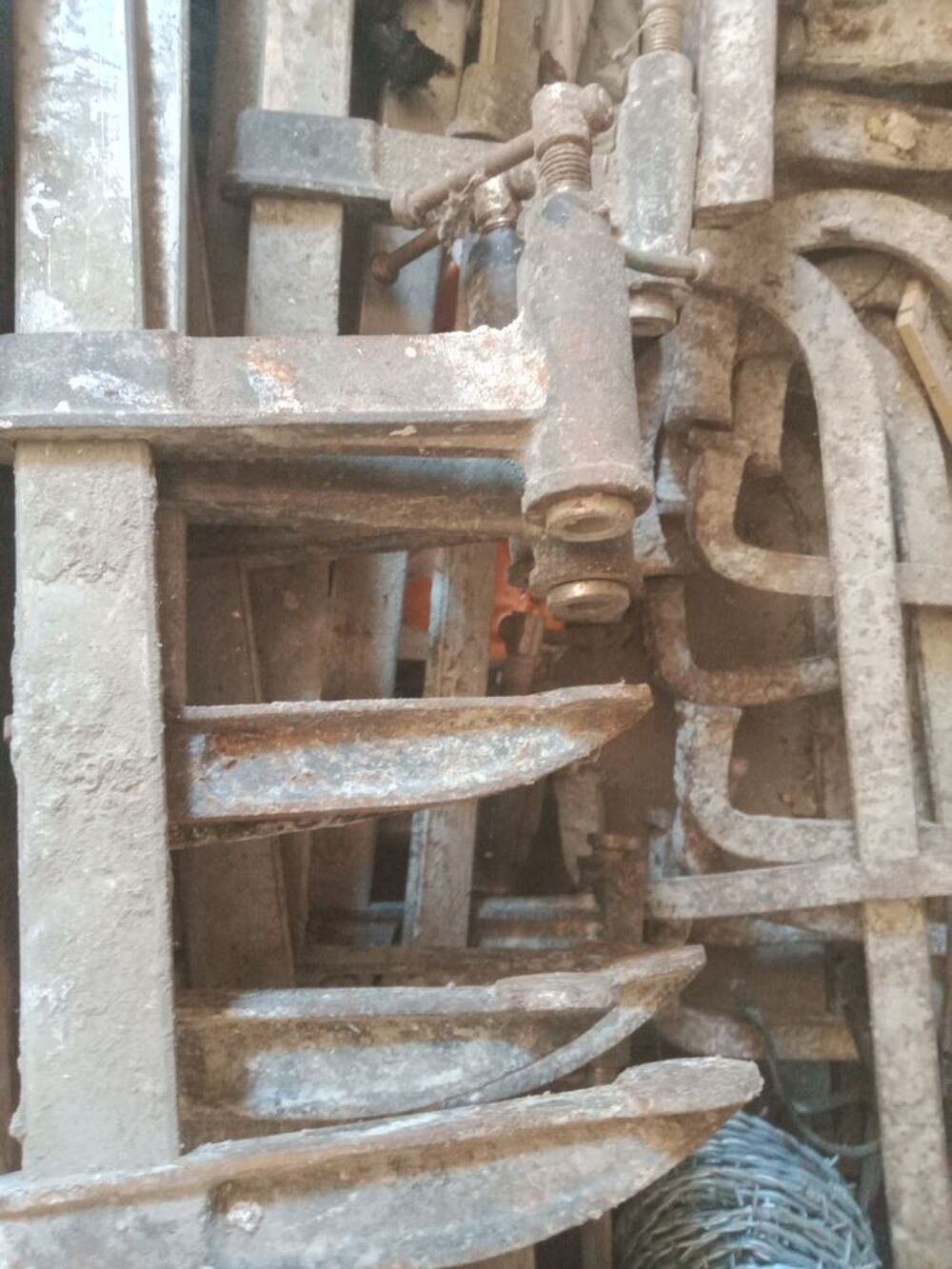 SERRE JOINTS DE ma&ccedil;on ( 25 ) 3 mod&egrave;les Bricolage