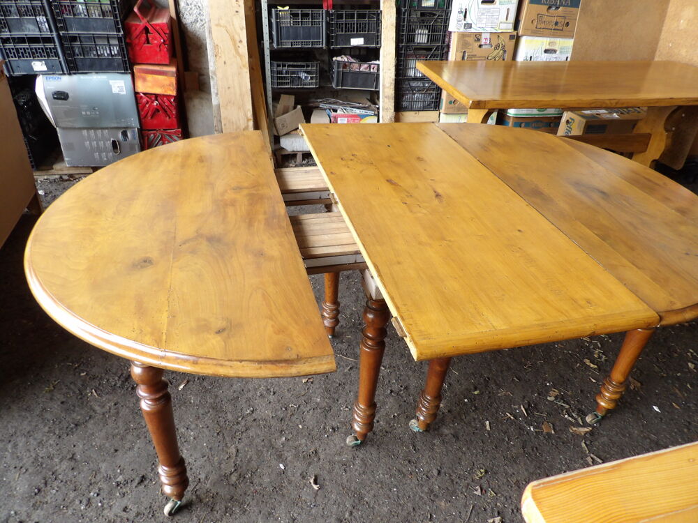TABLE RONDE en CHENE MASSIF de 116 cm avec 8 PIEDS en MASSIF Meubles
