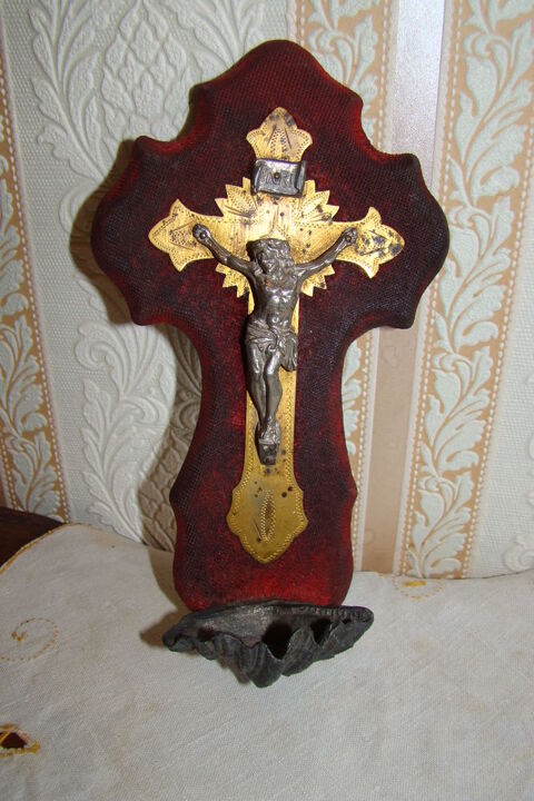 Ancien b�nitier crucifix  Epoque Napol�on III  circa 1860 40 Gargenville (78)