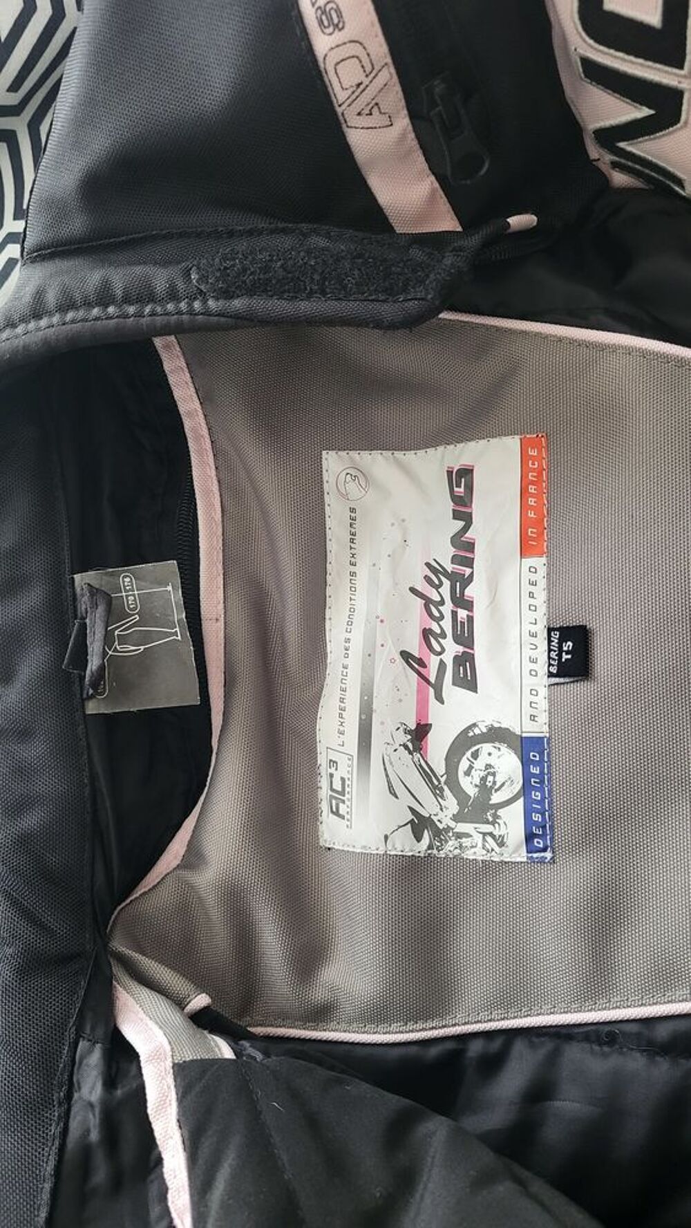 blouson moto 
Vêtements