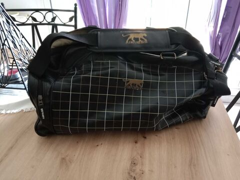 sac en cuir jamais servi 15 Nmes (30)
