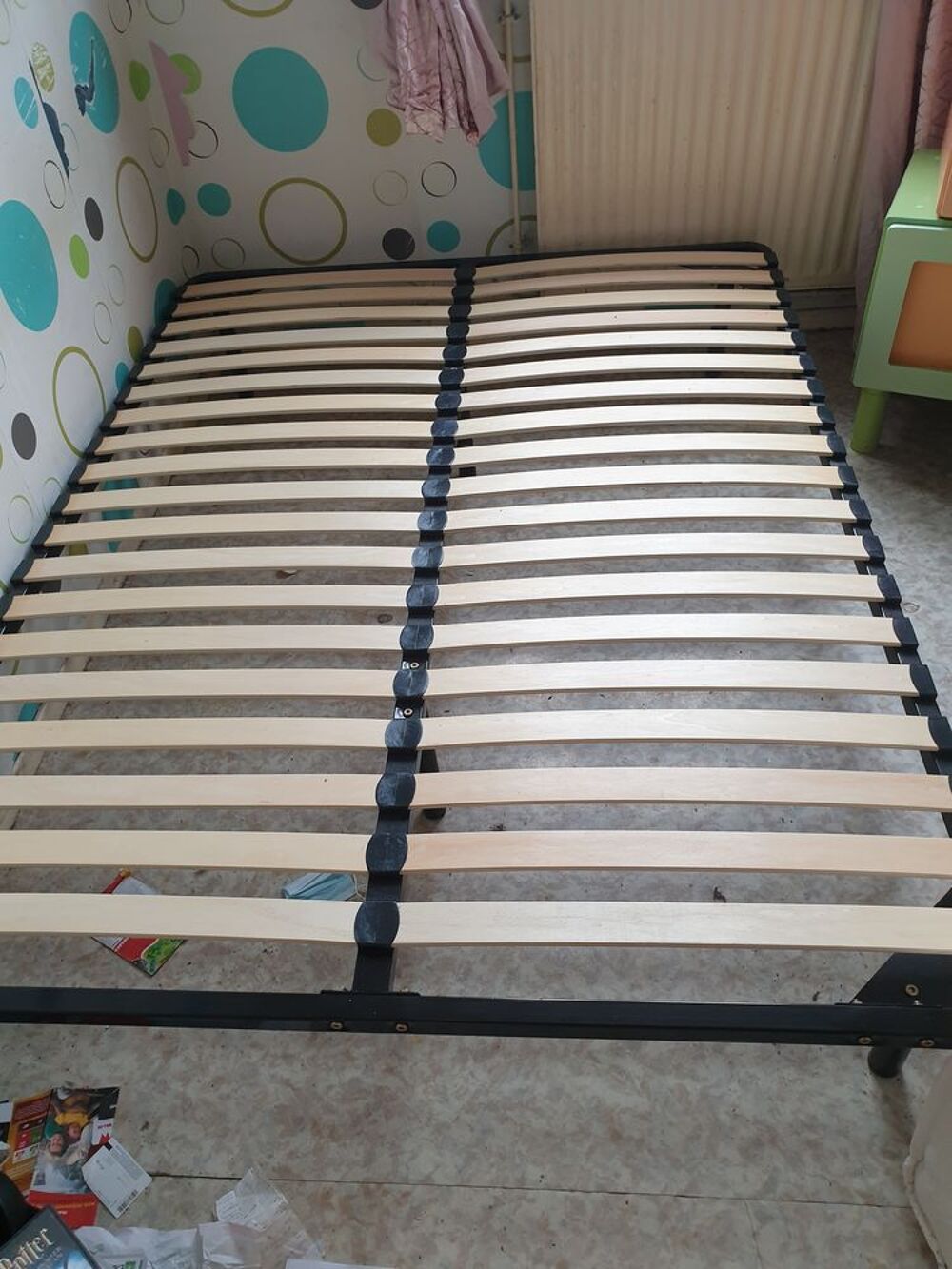 Matelas ergonomique avec sommier, et cache sommier si besoin Meubles