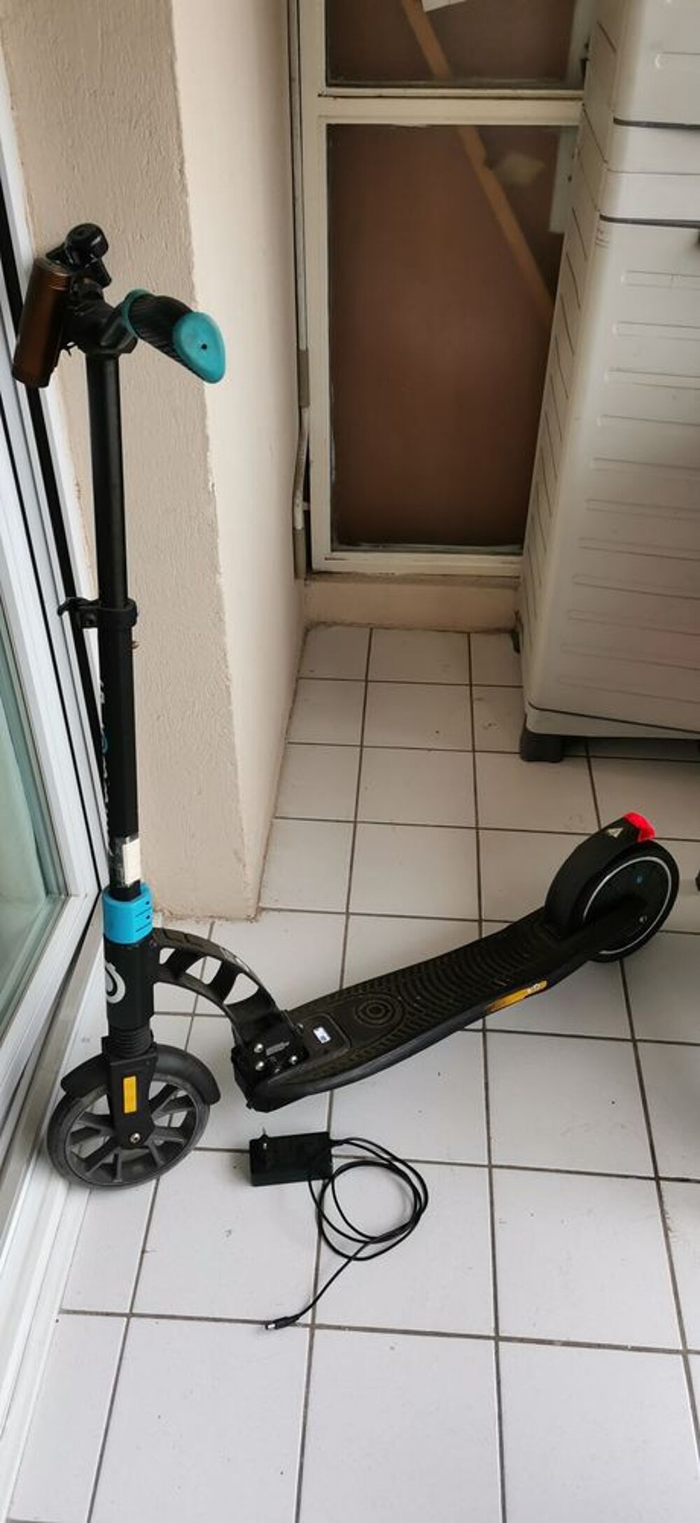 TROTINETTE ELECTRIQUE Jeux / jouets