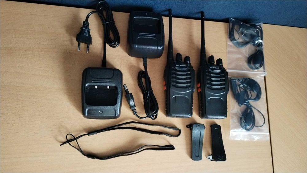 X2 Talkie Walkie Baofeng 5km 16 canals Avec Ecouteurs Talkie-walkie 5 Watts BF-888S Longue port&eacute;e Audio et hifi
