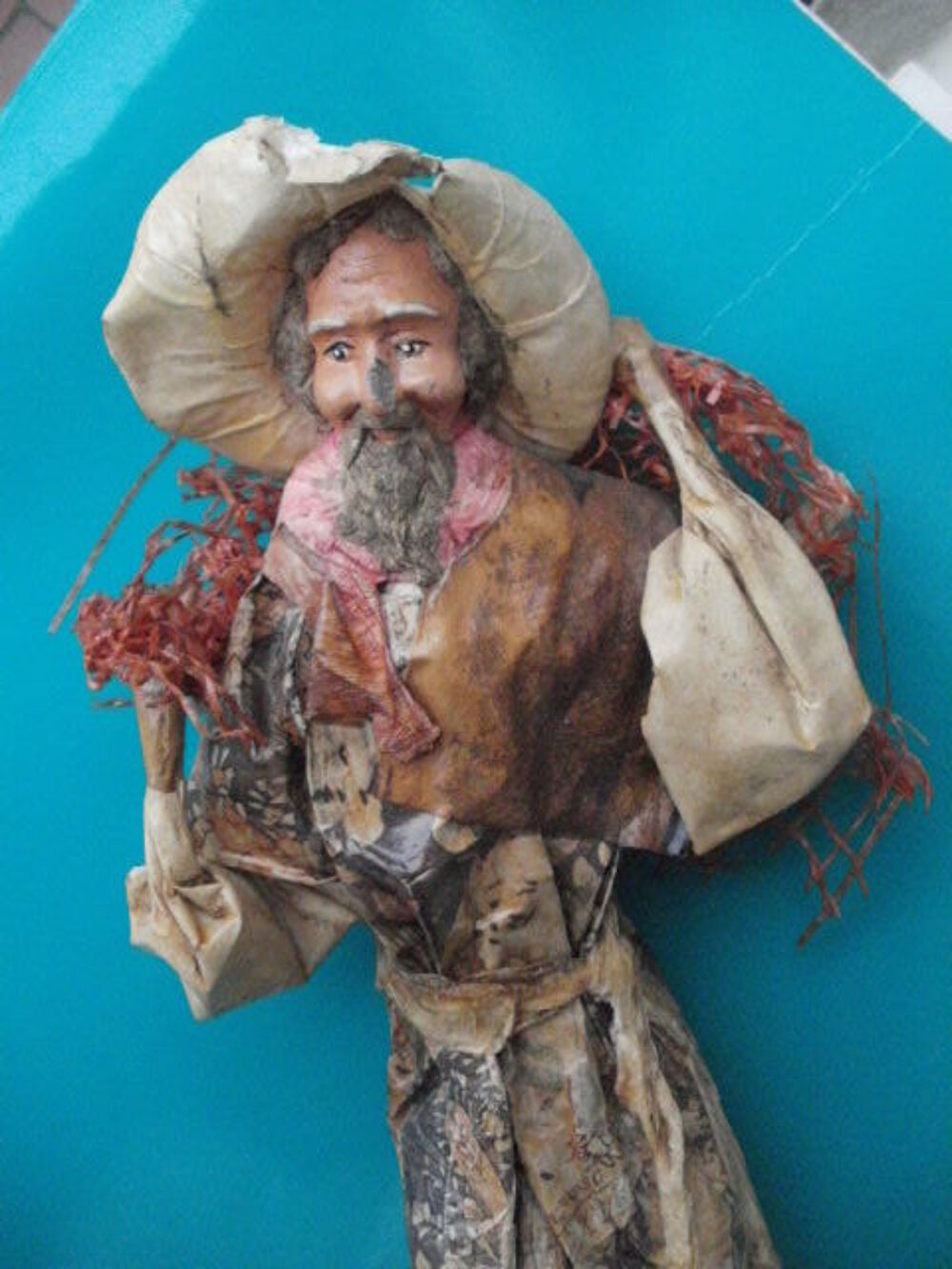 Statue pecheur et son filet, en papier mach&eacute;, Hauteur 38 cm Décoration