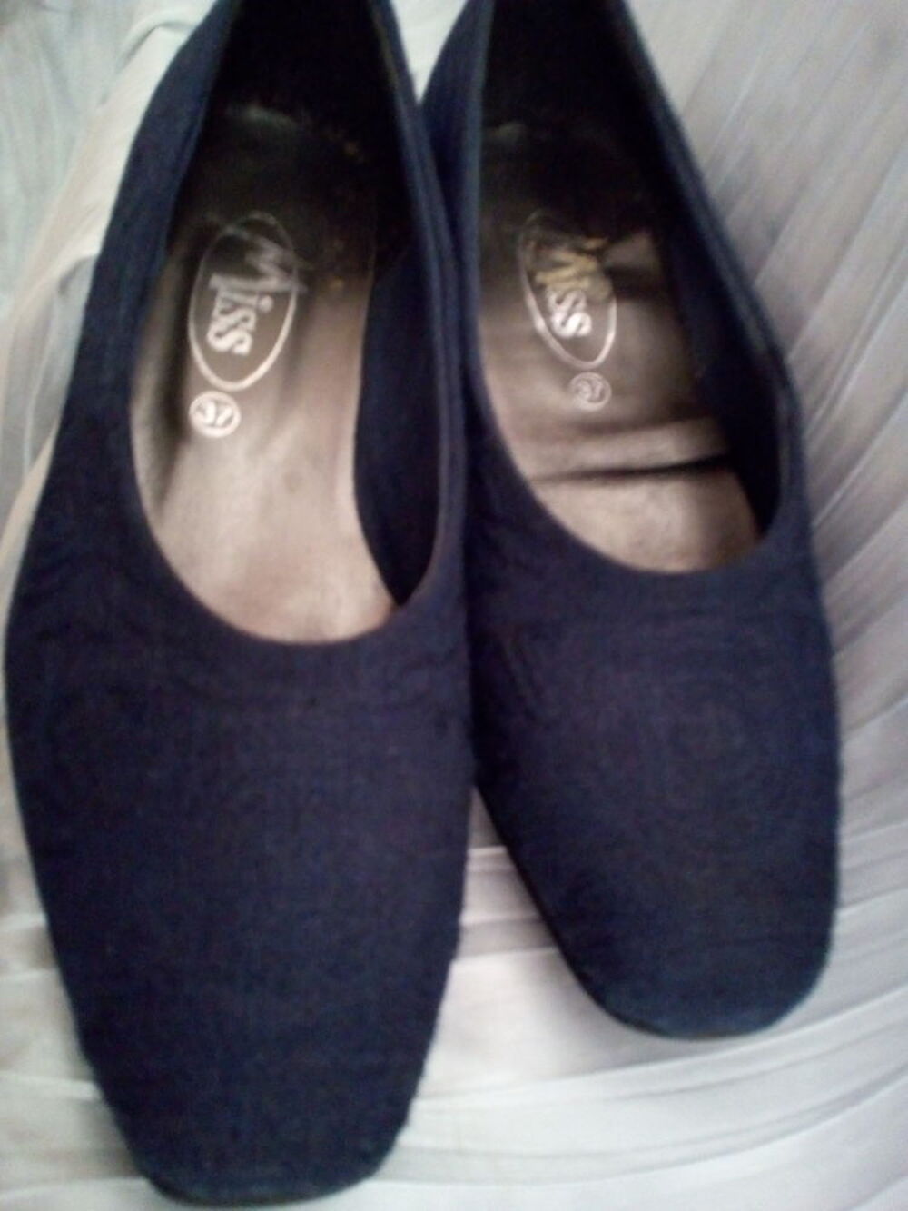 1 paire d'escarpin "MISS " en tissus s&eacute;rigraphie bleu Chaussures
