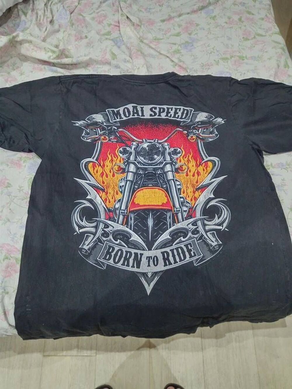 2 tee-shirt et une veste Vêtements