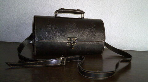 Sac  main tonneau  bandoulire
neuf 18 ragny (95)