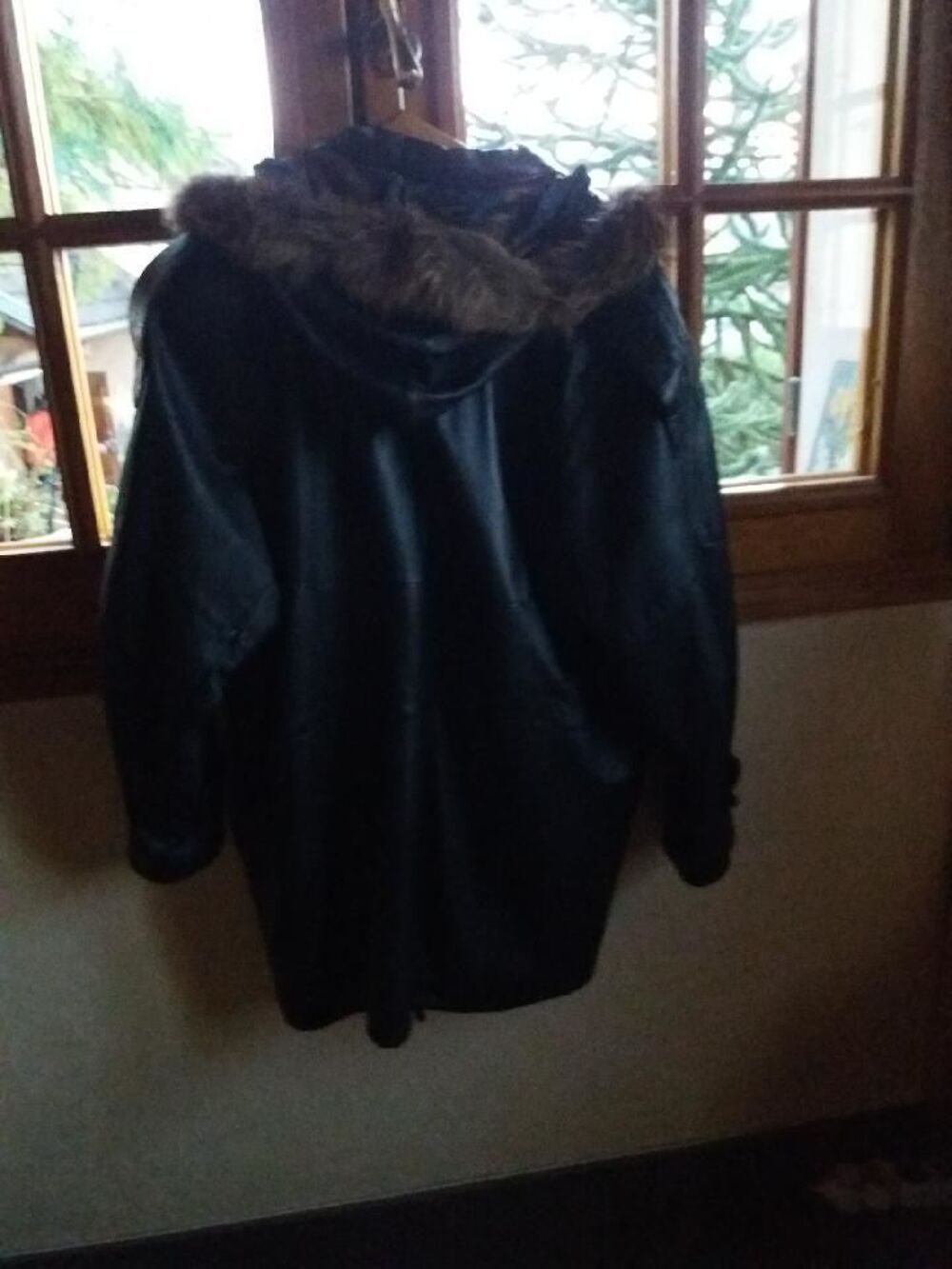 Parka 3/4 en cuir souple ,noire , avec capuche Vêtements