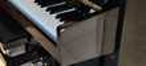 Piano droit d'&eacute;tude noir &agrave; YERRES Instruments de musique