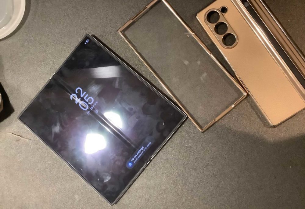 Samsung Galaxy Z fold 6 comme neuf Téléphones et tablettes