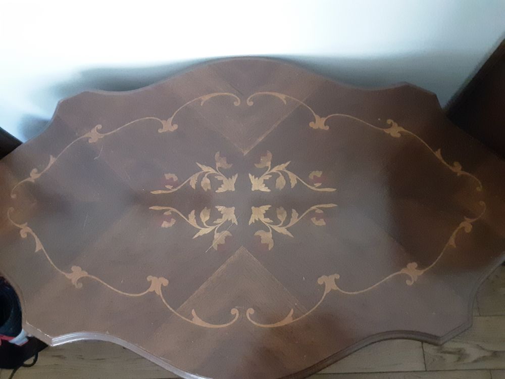 table basse ovale. Meubles