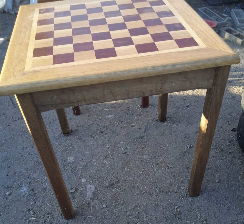 Table damier en marquetterie avec tiroir Meubles