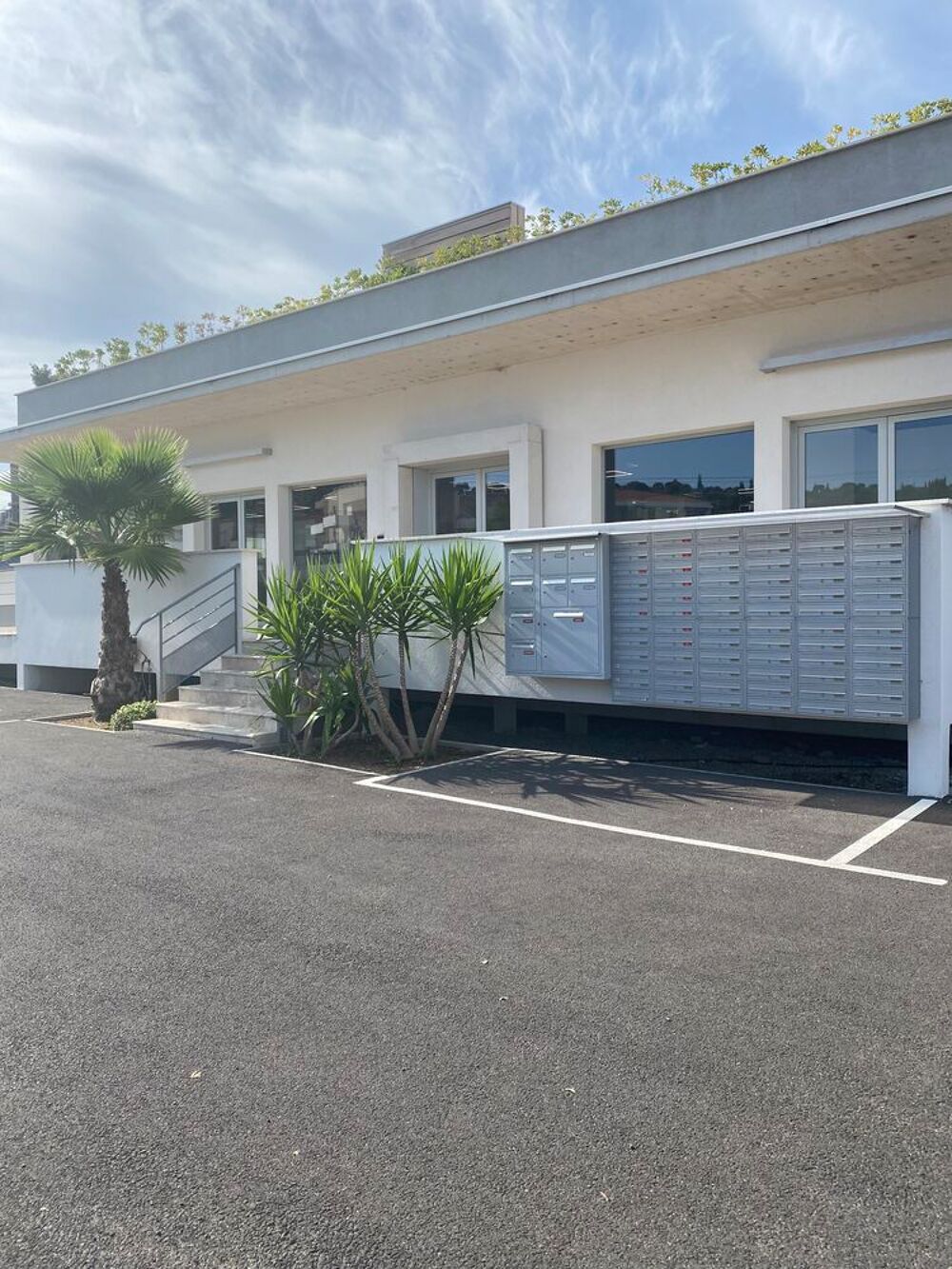 Location Autre Domiciliation d'entreprise zone aéroport de Marignane MRS Vitrolles
