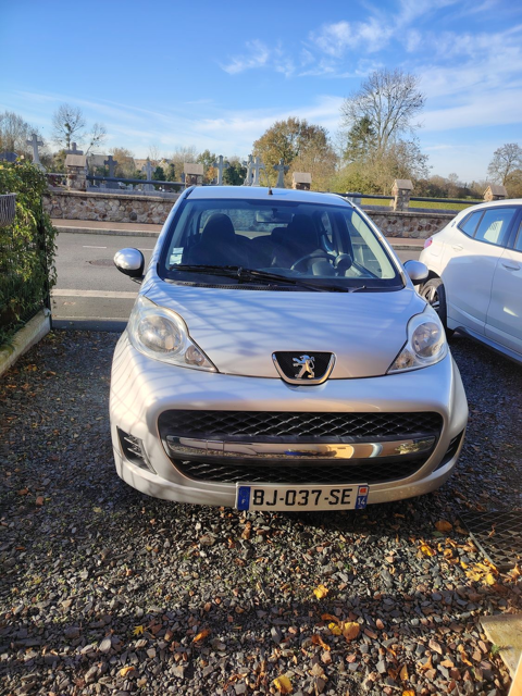 Peugeot 107 1.0e 12V 68ch BLUE LION Trendy 2011 occasion Torigny-les-Villes 50160