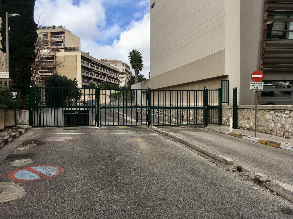 Location Parking/Garage Box garage à  louer Bd Edouard Herriot Marseille 8