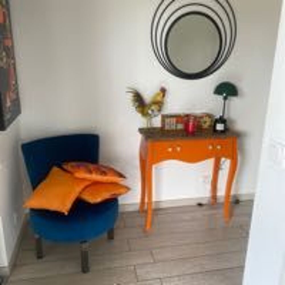 2 Magnifiques Fauteuils pivotants bleu canard velours et fer forg&eacute; Meubles