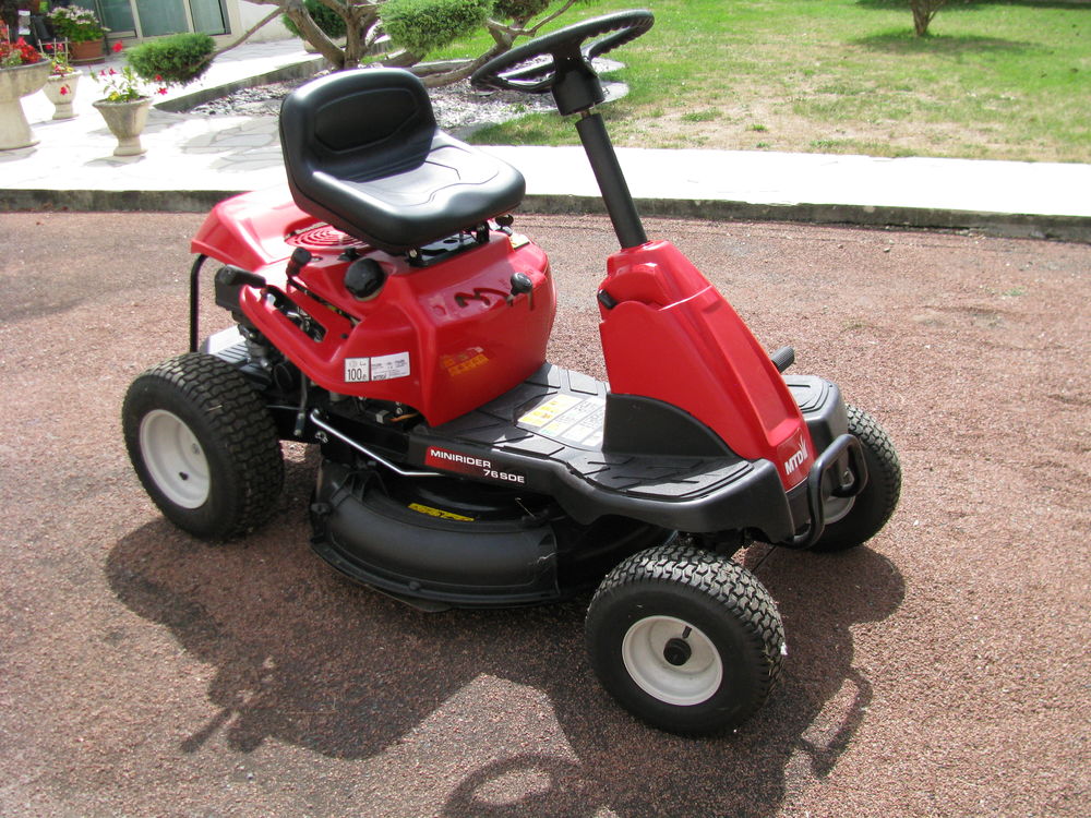 A VENDRE Cause sant&eacute;, Micro Tracteur MTD . 
Jardin