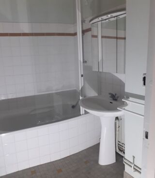  Appartement à louer 3 pièces 70 m²