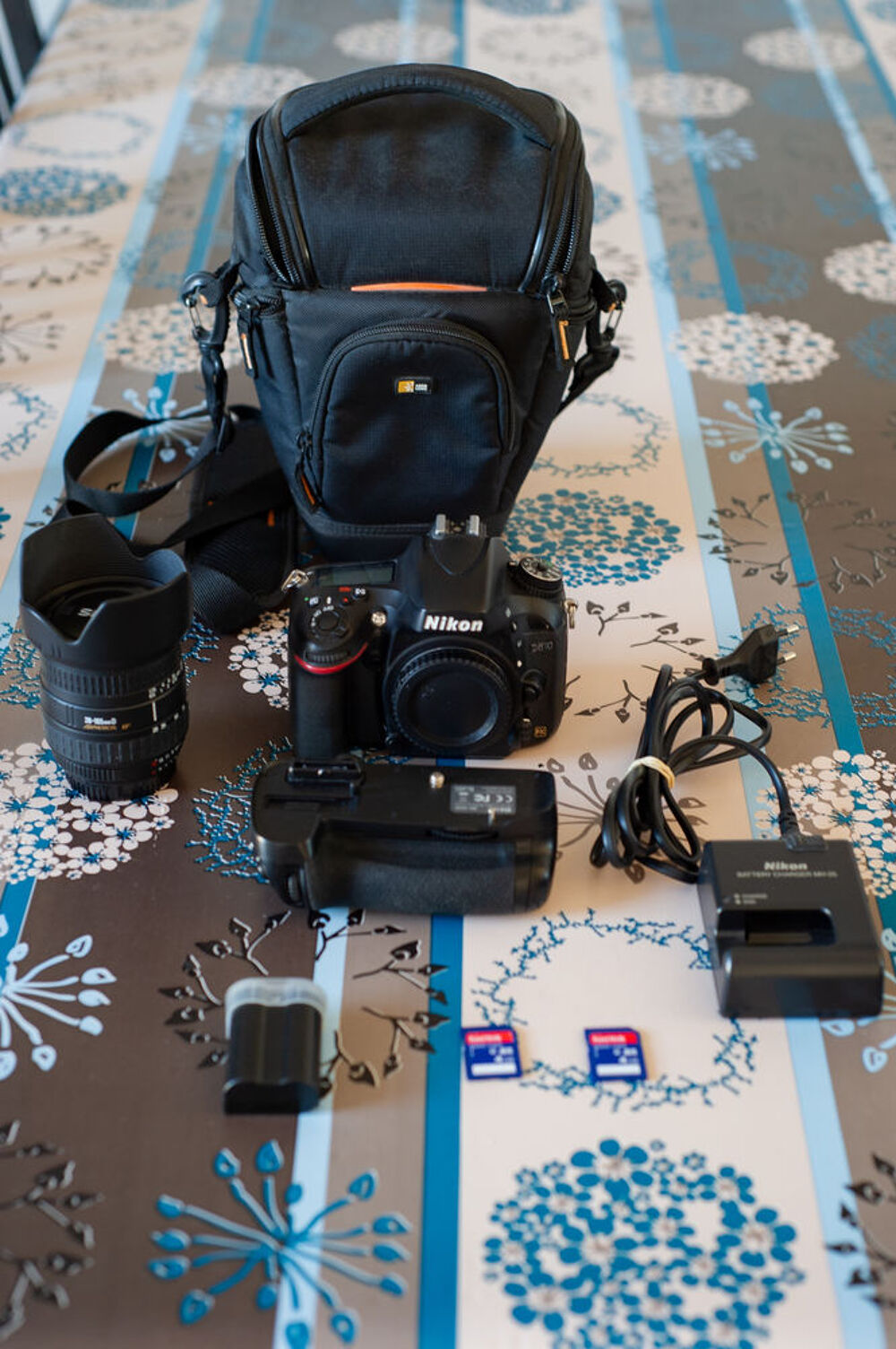 NIKON D610 FX (pleins format ) Plus un Objectif 28-105 Photos/Video/TV