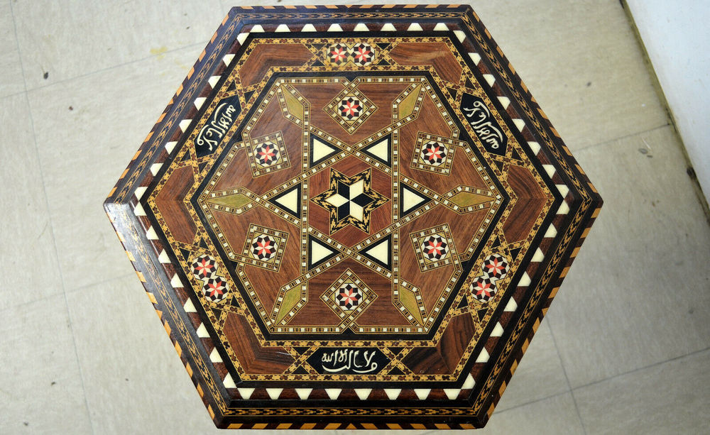 gu&eacute;ridon octogonal syrien bois marqueterie bois nacre Orient Meubles