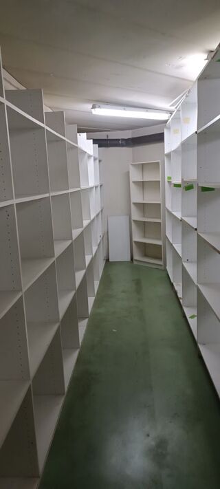  Remise / Grange � louer 1 pi�ce 25 m� Saint-maurice