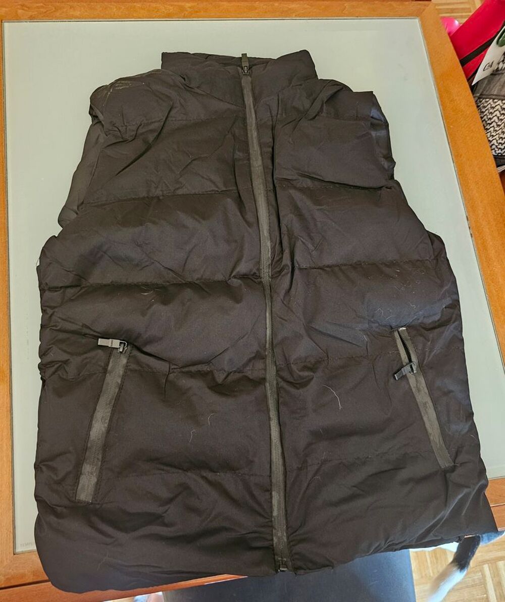 Plusieurs v&ecirc;tements neuf . Vêtements