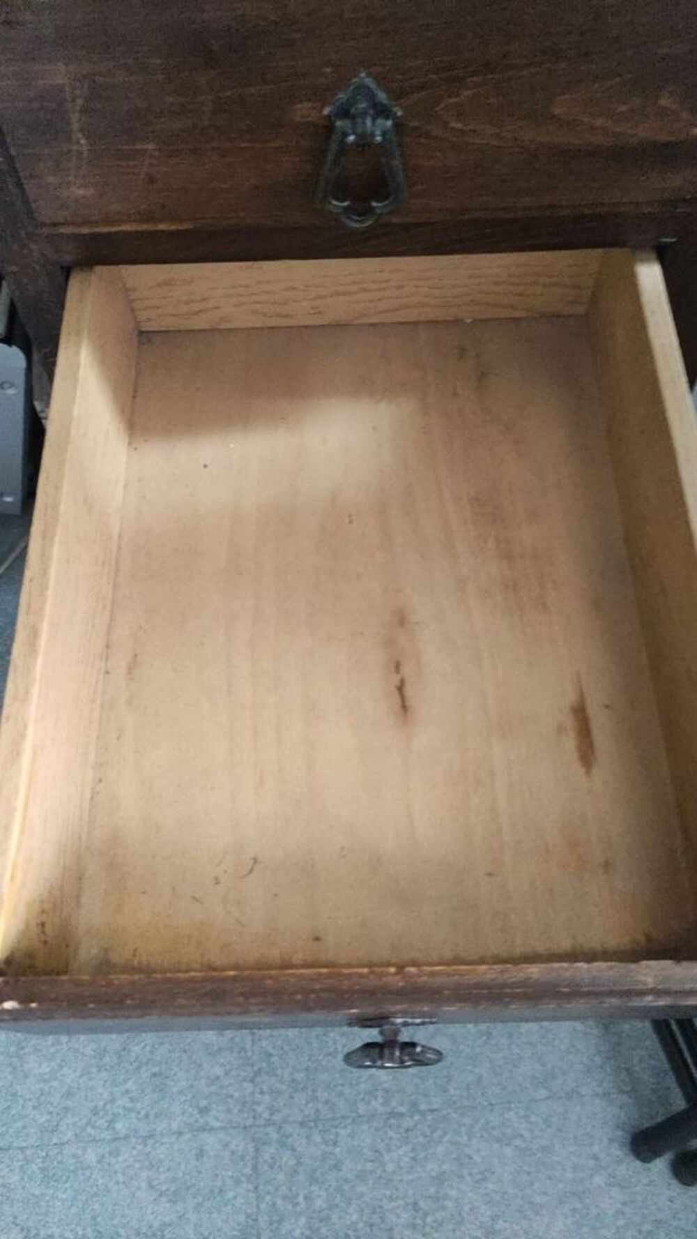 Table de chevet / table d'appoint en bois massif Meubles