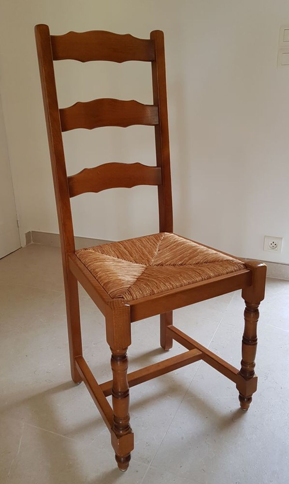 Table ronde 120 cm bois ch&ecirc;ne + 6 chaises h&ecirc;tre et paille Meubles